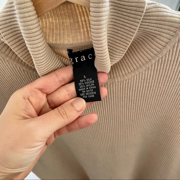 Grace - Sleeveless Sweater Turtleneck Top - Silk Blend - Picture 3 of 3